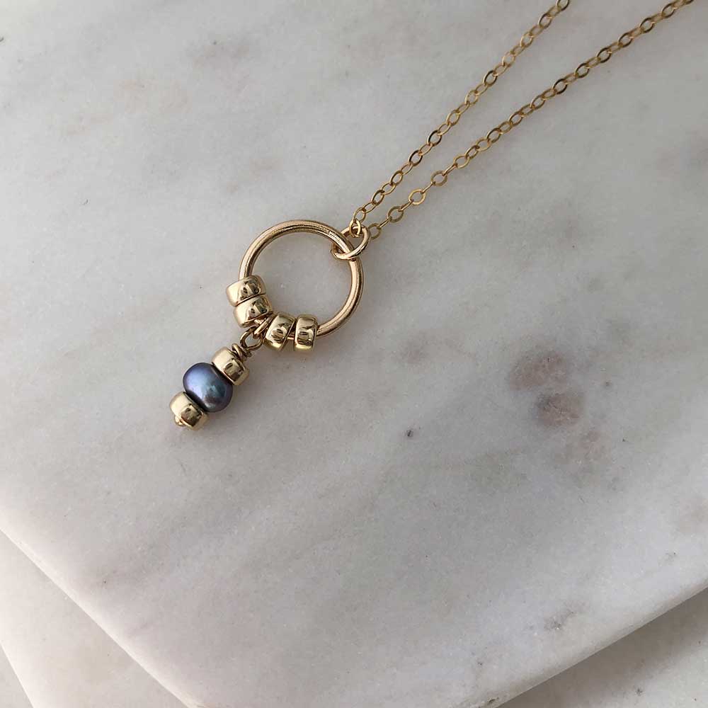 strut jewelry comfort iridescent pearl bead circle necklace