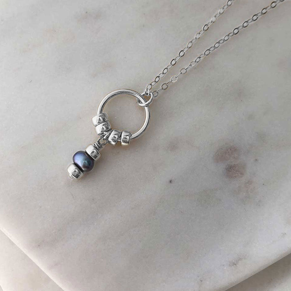 strut jewelry comfort iridescent pearl bead circle necklace