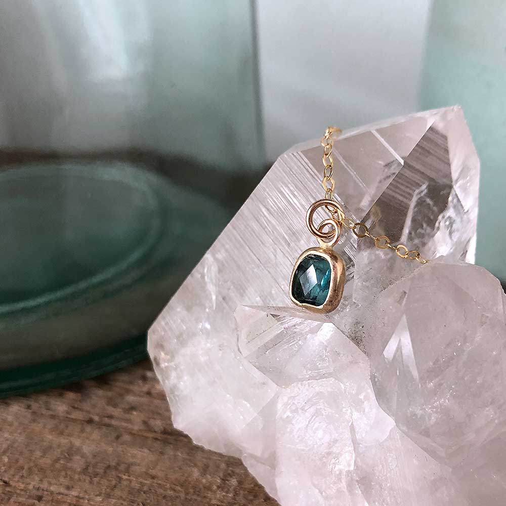 strut jewelry gemstone amulet necklace