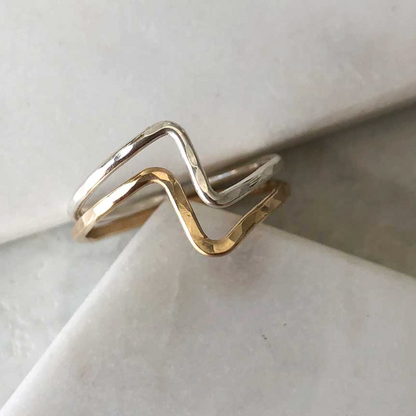 *Only 1 spot left!* ZIG ZAG STACKING RING CLASS / Thursday Nov 12th / 6pm-8pm / Make two zig zag stacking rings